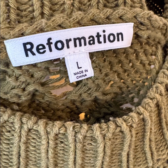 Reformation Olive Cable Knit Crewneck Sweater Size L - Picture 2 of 4